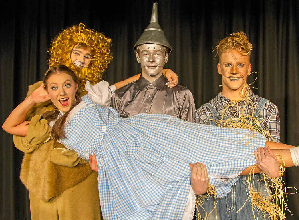 Some of The Wizard of Oz cast. Some of The Wizard of Oz cast.
